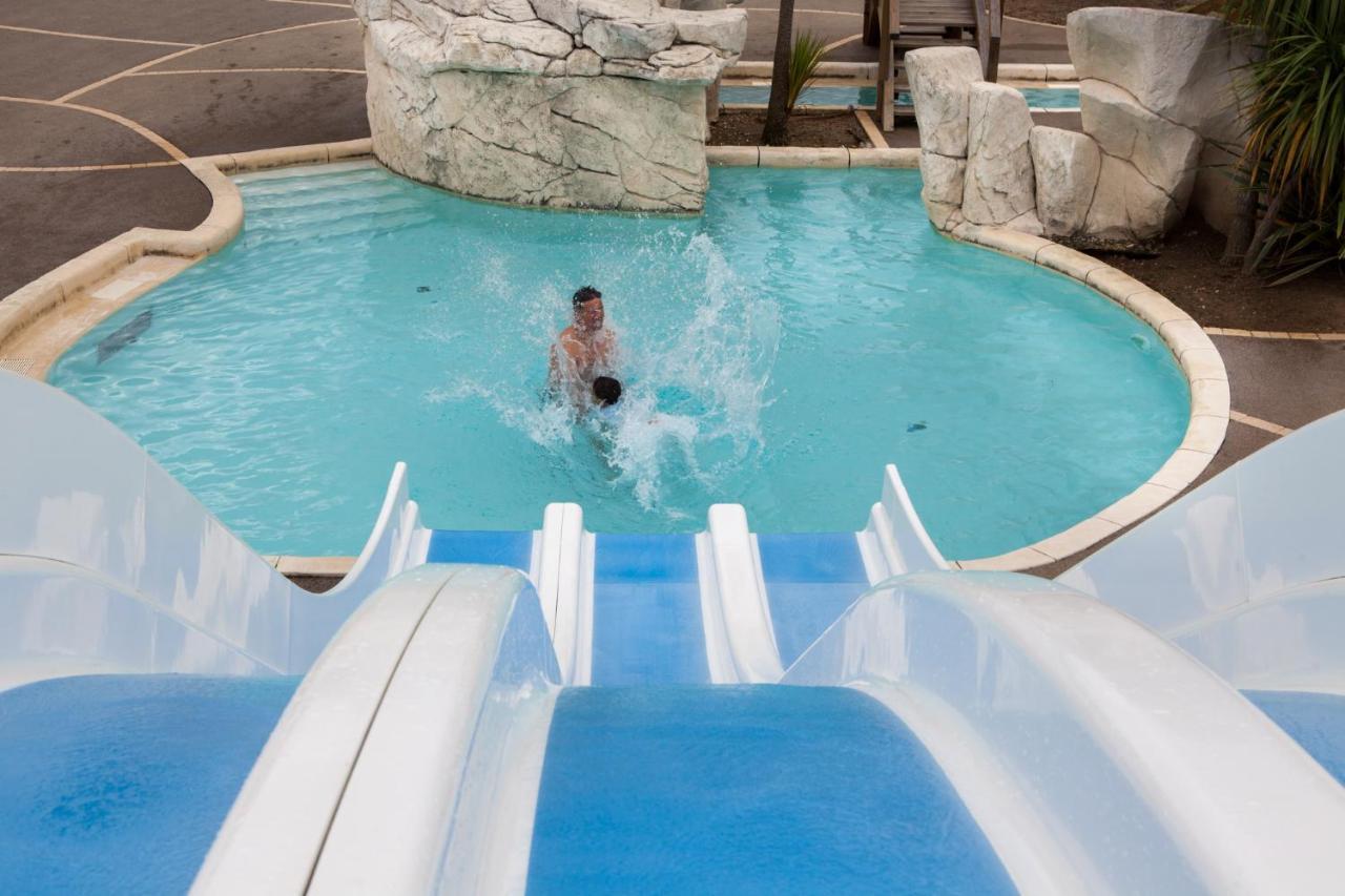 Domaine Du Collet**** Hotel Villeneuve-en-Retz Esterno foto